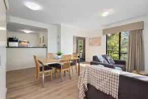 Well-kept Apartment in Northbridge - Image 2