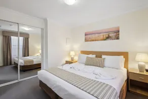 Convenient Apt near RAC Arena - Image 2