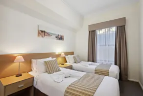 Convenient Apt near RAC Arena - Image 3