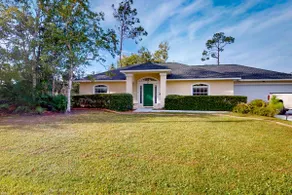 3BR sun-soaked home with enclosed pool, W/D, & AC - Image 4