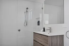 The Elm Apartments - The Sunshine Room - Image 3