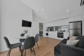 The Elm Apartments - The Sunshine Room - Image 2