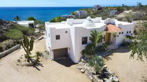 2 Bedrooms Pool House, Steps To The Beach - Image 2