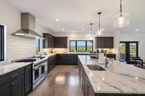 La Grange Modern Farmhouse, breathtaking views! - Image 5