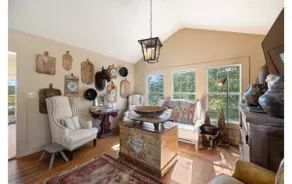 Designory Round Top home, scenic views & pond! - Image 5