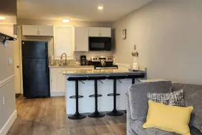 1BR with pool & tennis, walk to Lake Winnipesaukee - Image 4