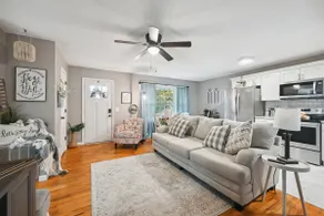 Vine Grove Home w/ Deck, 4 Mi to Saunders Springs! - Image 4