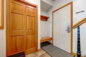 Central 2BR with Prime Amenities - Image 2