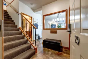 Central 2BR with Prime Amenities - Image 4