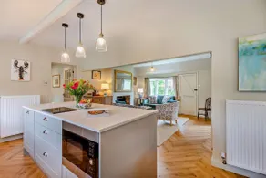 3 Bed in Marden oc-w28286 - Image 2