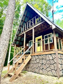 Rustic Cabin Retreat Near RRG Hot Tub - Image 5