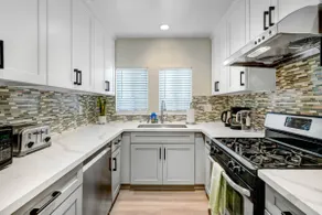 Parkside Modern Stay - Image 2