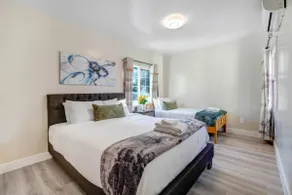 Parkside Modern Stay - Image 4