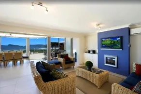 Beachfront on the Esplanade at Umina Beach - Image 2