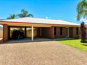 Woodlands Waterside Retreat - Image 2