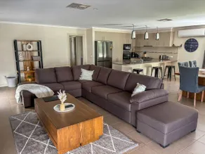 Woodlands Waterside Retreat - Image 3