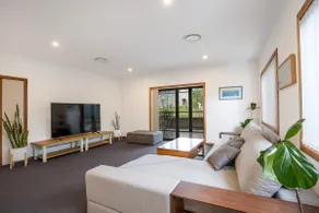 Tangerine - Pet Friendly - 3 Mins Walk to Beach - Image 2