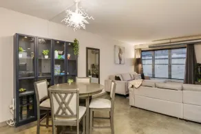 Modern & Luxurious 1 Bedroom in the Heart of Short North - Image 5
