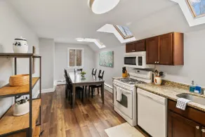 Great for families DT Libertyville Near Naval Base - Image 5