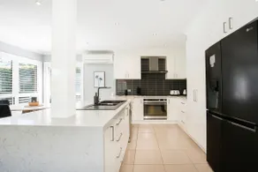 Bluewater Jervis Bay - Pet Friendly Luxury with Spa - 5 Mins Walk to Beach - Image 5
