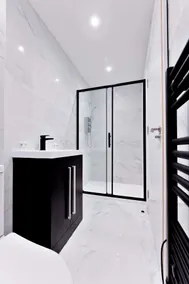 Brand New 1 Bed Apt Burton On Tr - Image 4