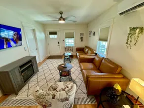 Walk to Bay • 3BR • Pet Friendly • Fenced Yard - Image 2