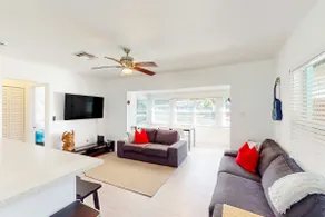 2BR snowbird friendly home with enclosed yard - Image 2