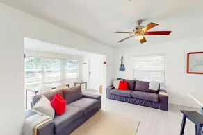 2BR snowbird friendly home with enclosed yard - Image 3