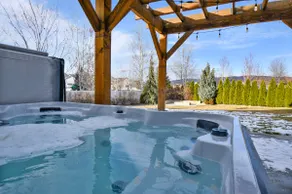 Family groups hot tub sleeps 16 6br4ba firepit - Image 3