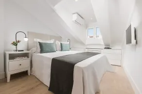 Homeclub | Modern Apartment in Salamanca - Image 2
