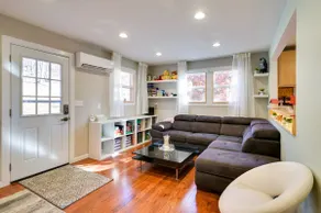 Serene Springfield Retreat on 6 Acres with Hot Tub - Image 4