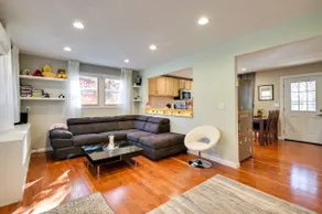 Serene Springfield Retreat on 6 Acres with Hot Tub - Image 3