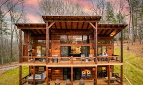 Luxe Cabin • 3 Kings, Hot Tub, Views • Blue Ridge - Image 2