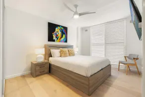 Stylish Manly Apartment with Harbour Views - Image 4