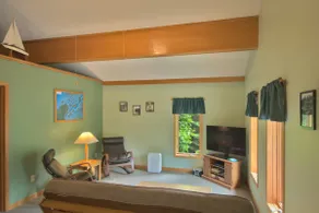 Woodland Lodging | 5 minutes to Downtown Bayfield - Image 3