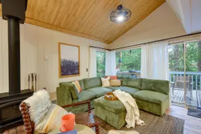Harstine Island cabin - Image 3