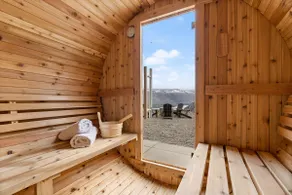 Outlook Cabin - Image 5