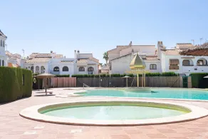Bungalow 213 - Image 4