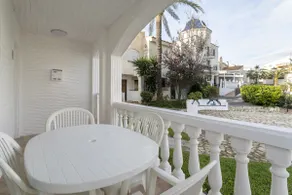 Bungalow 213 - Image 2