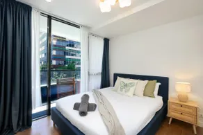 Spacious 2-bed apt in Docklands Balcony & Free Parking - Image 5