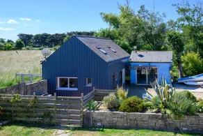 Small duplex near the sea - Image 2