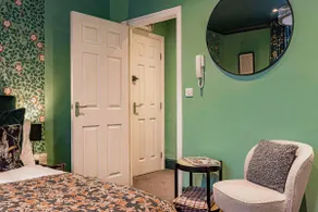 Apartment-Bathroom with Shower-Two Russell - Image 5