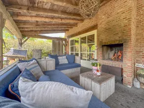 Idyllic House with hot tub and garden - Image 4