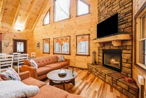 Red Fox Cabin | Hocking Hills, Hot Tub, EV Charger - Image 3