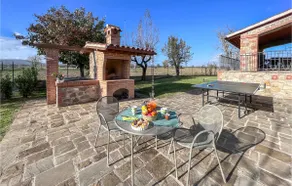 Awesome apartment in Collazzone - Image 2