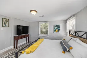Cottage Pool, Hot Tub, King Bed - Image 3