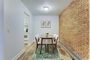 Stylish 2BR Apt w/ Parking, Near Airport - Image 4