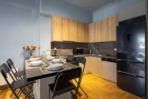 Zephyr 3-Bedroom Apartment in Athens - Image 5