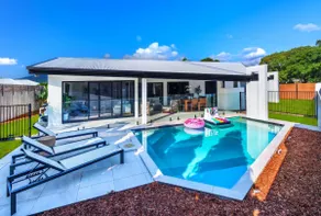 @Solstays Luxury: Pool, Gym, Games Room & SUV Hire - Image 1
