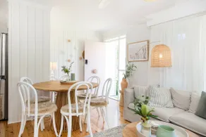 Fleur de Chalet - Pet Friendly - 10 Mins Walk to Beach - Image 4